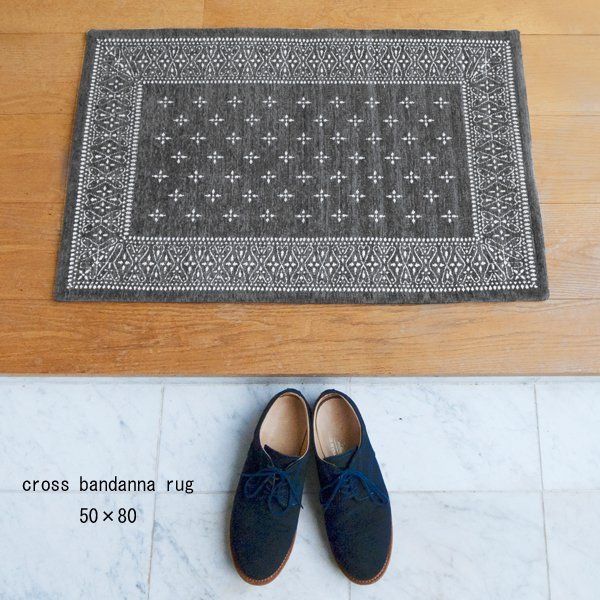 IZ46519S★Cross Bandanna Rug “80×50cm” グレー ラグ バンダナ 玄関マット 滑り止め付き ミニマット ビンテージ 風