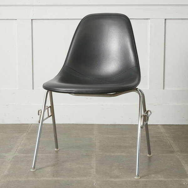 Rakuten - Herman Miller イームズ サイドシェルチェア ヴィンテージ スタッキングベース FRP Eames 椅子 ハーマンミラー ビンテージ 名作 96074