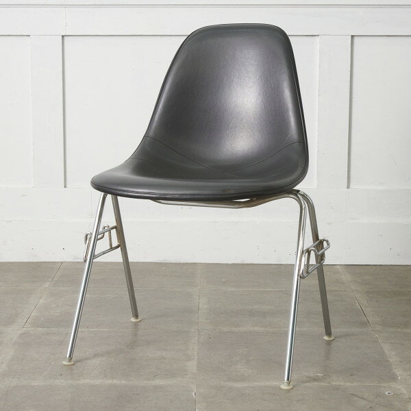 Rakuten - Herman Miller イームズ サイドシェルチェア ヴィンテージ スタッキングベース FRP Eames 椅子 ハーマンミラー ビンテージ 名作 97233