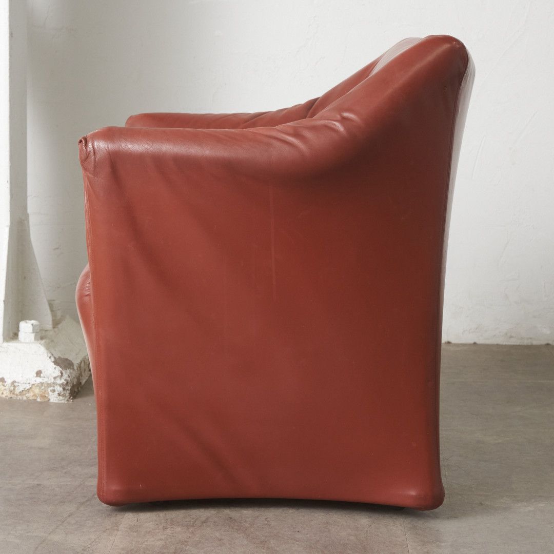 定82万〜 Cassina 684 PICCOLA TENTAZIONE ラウンジアームチェア ソファ 椅子 イージーチェア モダン ピッコラテンタツィオーネ 99398 [3]