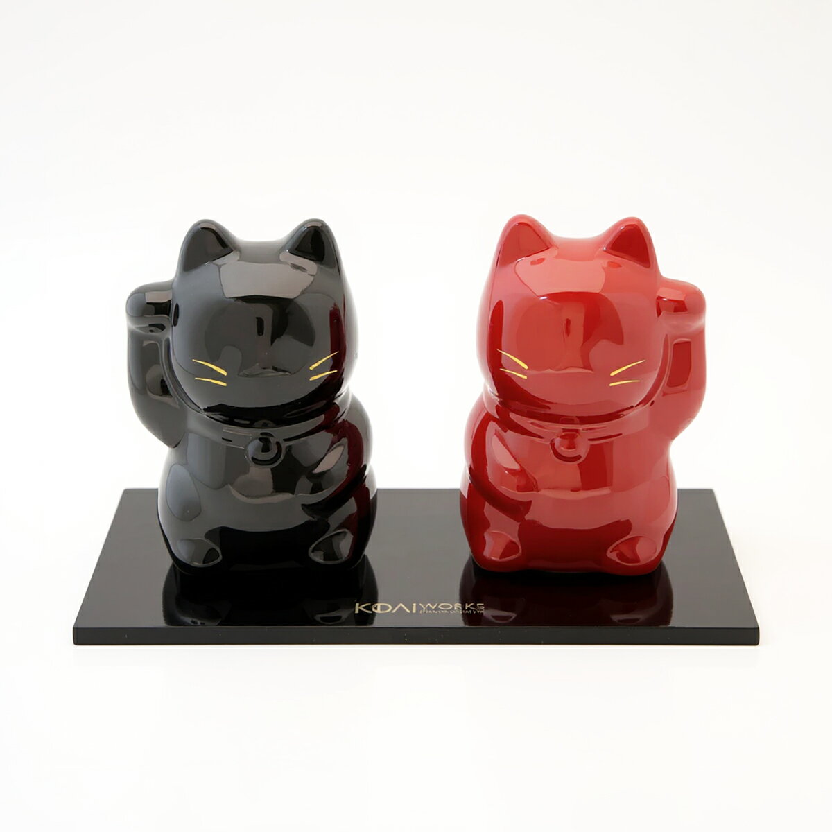 Rakuten - 【ブランド公式】 置物 招き猫 セット 漆塗り 漆黒 （しっこく） 朱赤 （しゅあか） 越前漆塗り 右手 左手 ペア 両手 黒色 赤色 招き猫陶器 KODAI WORKS 古代ワークス プレゼント ギフト おしゃれ かわいい 開店祝い 開業祝い 新築祝い 玄関 国産 日本