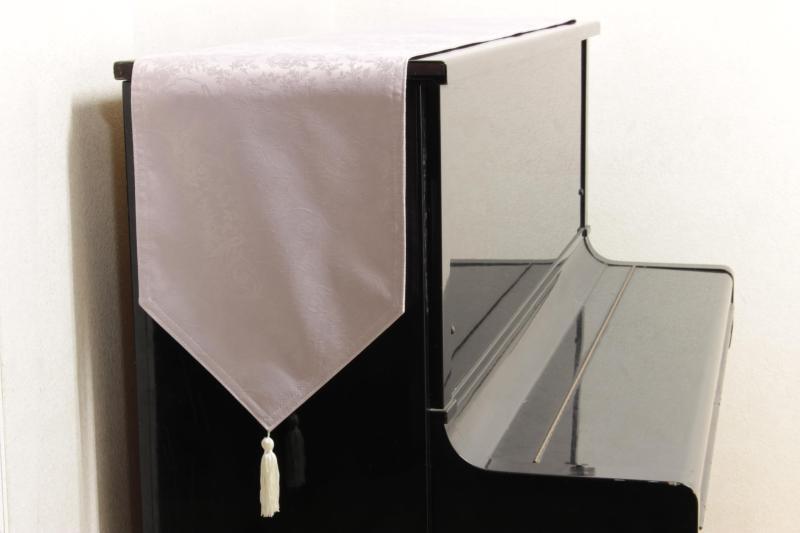 テーブルランナー 約30×180cm CLASSY ピンクベージュQHN225454-Sサイズ:30x180cm素材・材質:ポリエステル100％特性:撥水加工カラー:ピンクベージュ