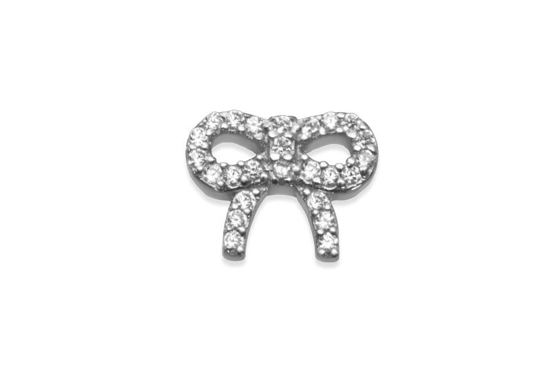 SHIROKO スターリングシルバー/ロジウム加工/フローティング・ペンダントチャーム/蝶々結びSHIROKOのチャームはSHIROKOのオーガンザ製の袋に入ってきます。スターリングシルバー925とキュービックジルコニア製。 シルバーはロジウム加工。＊ロジウムメッキは変色を防ぎ、光沢のある仕上がりを作り出します。