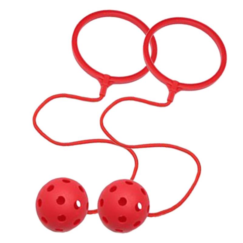 [ArkreaM] スキップボール 2個セット 対象年齢6歳以上 ジャンピングボール ホッピング 室内 外遊び おもちゃ 誕生日届いてすぐに遊べる色違い2個セット 足首に輪を通して回し、もう片方の足でジャンプして飛び越えるスポーツトイです。スキップボールやステッピーとして親しまれ、遊びながらリズム感や反射神経を養えます。色違いの2個セットなので、兄弟や友人と一緒に競い合って遊ぶことが可能です。バランス感覚の育成や運動能力向上に繋がり、室内でも屋外でも場所を選ばずに使用できます。安全性を考慮した柔らかい素材を採用 子供が安心して使えるよう、ボール部分は柔らかい素材を採用しました。やわらかホッピングのように、足が当たっても衝撃を緩和する設計です。軽量でコンパクトにまとめられるため、公園やキャンプなどの外出先へ持ち運ぶ外遊びセットとしても重宝します。2つの異なるカラーがセットになっているため、自分の道具を判別しやすく管理も簡単です。室内・屋外兼用で運動不足を解消 おうち時間での運動不足解消に。室内ホッピングやジャンピングボールとして家の中でも遊べます。また、公園や庭などのそとあそびでも活躍。戻ってくるボールをリズムよく飛び越える動作は、小学生の低学年から高学年まで幅広く楽しめます。2個セットを活用して、家族で運動習慣を取り入れたり、交互に遊んだりと活用の幅が広がります。誕生日やギフトに選ばれるスポーツ玩具 誕生日や入園・入学の贈り物、こどもの日のギフトとして。男の子も女の子も夢中になれるアイテムです。2個セットはシェアしやすく、お友達へのプレゼントや景品としても喜ばれます。知育玩具としての側面も持ち、健やかな成長をサポート。遊び道具としてだけでなく、基礎体力を高めるためのトレーニングアイテムとしてもご活用いただけます。丈夫で長く使える高耐久設計 活発に動くお子様の使用を想定し、接続部やリング部分は頑丈に作られています。バランスホッピングやホッピングボールをお探しの方にも。シンプルな構造ながら奥が深く、飽きずに長く遊べる工夫が詰まっています。色違いのセットで届くため、気分に合わせて色を選んだり、予備として備えておくこともできる便利なパッケージ内容となっています。