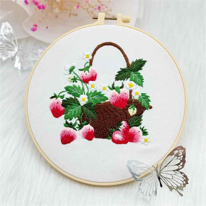 Meecaa 刺繍キット スターターセット 手刺繍セット XXXXパターンプリントクロスステッチセット 初心者大人向け 刺繍フープと説明書付き製品内容:1*パターン刺繍布、1*刺繍糸、3*針、1*フープ、3*マニュアル、1*ニードルスレッダー【初心者向け刺繍セット操作簡単】刺しゅうに必要な道具が全て揃った、初心者向け刺繍セットが1パックに揃い、このセットだけで美しい刺繍が完成します。注意:これらのプリント刺繍生地は、刺繍フープに簡単に額装できます。 刺繍フレームには、必要に応じて締めて生地を締めることができる調整ネジが付いています。刺繍布の模様は水溶性インクで印刷されています。 作業を始める前に水やアイロンに触れないでください。 接触すると刺繍クロスが破損します。ビデオの説明付き:刺繍の習得キットは、刺繍初心者やクラフト愛好家に最適です。 初心者向け大人用刺繍キットには、基本的なツールとエクササイズに加え、28の重要なステッチを紹介するパターン刺繍ブックが含まれています。 大人向けの初心者向け刺繍セット。最初の4つの生地は刺繍ステッチの練習で、シンプルなものから複雑なものまであります。 初心者向けの簡単な刺繍キットには、ステップバイステップのビデオと28種類の縫製方法が含まれています。【貴重な贈り物】特別な贈り物、完成した刺繍を家族や友人への贈り物として贈れば、彼らにとって特別で意味のあるものになるでしょう。 インテリアとしてご自宅に飾ることもできます。