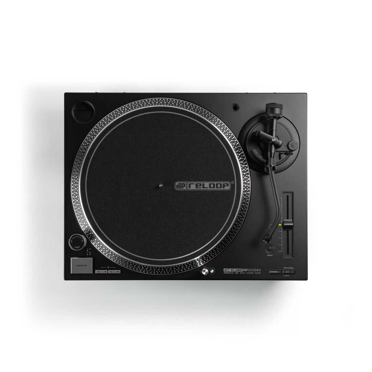 高トルクモーターと直感的な操作性RP-5000 MK4は、Reloopが誇るターンテーブルの系譜を新たなレベルへと引き上げます。このハイトルク・ターンテーブルは、妥協なく最適化された実績ある機能と新たな技術革新を融合させており、目の肥えたDJにとって信頼性の高い正確なツールとして機能します。直感的な操作性と強力なモーター 新開発のダイレクトドライブ・モーターとクラブ基準を満たす2.5 kg/cmの強力なトルクを備え、定評あるレイアウトをさらに改良しました。直感的に操作できるユーザー体験を提供し、導入後すぐに使いこなすことができます。モーター特性はワウフラッターを最小限に抑えるよう細かく調整されており、非常にスムーズで正確なパフォーマンスを実現します。 堅牢な筐体設計とノイズ対策 技術革新と改良の成果は、日常的な使用において真価を発揮します。ダンピングを強化し、振動軽減機構を改良したインシュレーター（脚部）を備える堅牢なシャーシにより、外部からの振動をシャットアウトします。奥まった位置にある接続端子部は、縦置き（バトルモード）のセットアップでもケーブルが邪魔になりません。金メッキ加工のフォノ出力と着脱式ケーブル対応のIECコネクターにより、配線の自由度を高めつつトラブルの原因を減らします。さらに、新開発の内蔵スイッチング電源が不要なノイズ干渉を低減し、音声再生のポテンシャルを最大限に引き出します。 幅広いプレイスタイルに対応する機能性 精密に製造されたアルミダイキャスト製プラッターと、油圧式リフトおよびアンチスケーティング機能を備えたスタティックバランス型S字トーンアームを採用。カートリッジシステム用のユニバーサル接続（SME）に対応しています。3段階の回転数（33 1/3、45、78 RPM）、調整可能なピッチレンジ（±8％、±16％、±50％）、クリック感のないスムーズなピッチフェーダー、そしてリバース（逆再生）スイッチを搭載し、自宅での使用からクラブでのプレイ、高度なスクラッチルーティンまで幅広く対応します。ピッチリセットボタンと明確なテンポスケールにより、激しい環境下でも常にビートの同期を保き、素早い対応が可能です。各ボタンの配置は人間工学に基づいて最適化されており、トーンアームとの十分な間隔を確保したワークフローを実現しています。 プロ水準のパフォーマンス RP-5000 MK4は、最大限のパフォーマンスと卓越した精度を、洗練された使いやすいデザインに落とし込んでいます。ミドルハイ・クラスに位置付けられるこのターンテーブルは、綿密に設計された機材を求めるプロフェッショナルなDJに最適です。 主な特徴 ・プロフェッショナルなパフォーマンスと耐久性を追求して設計された次世代ダイレクトドライブ・ターンテーブル ・業界標準の2.5 kg/cmのトルクを誇る新開発のブラシレスDCモーター ・ダンピングの最適化と防振インシュレーターの改良を施した再設計シャーシ ・ハイトルク・ダイレクトドライブ・モーター搭載のクォーツ制御ターンテーブル ・2.5 kg/cmのトルクを持つ新開発ブラシレスDCモーター ・確実なレコードのキューイングや高度なスクラッチテクニックに対応する強力なトルク ・洗練されたシャーシと実績のあるトーンアーム設計による、ダンピングの効いた頑丈な構造 ・精密加工されたアルミダイキャスト製プラッター ・ワウフラッターを最小限に抑えるよう細かく調整されたモーター特性 ・油圧式リフトとアンチスケーティング機構を備えたスタティックバランス型S字トーンアーム ・ユニバーサル・カートリッジシステム接続（SME）対応 ・3段階（33 1/3、45、78 RPM）の回転数による正確なモーター制御 ・クリック感のないテンポフェーダーと、±8％、±16％、±50％に対応する調整可能なピッチレンジ ・ピッチリセット・トグルボタンと明確に表示されたテンポスケール ・リバース機能：正回転/逆回転再生の切り替えスイッチ ・フラットな設置を可能にする奥まった位置の接続端子部 ・金メッキ加工されたフォノ出力端子 ・不要な干渉を低減する新開発の内蔵スイッチング電源 ・奥まった位置にあるEPアダプター収納スロットとヘッドシェルスタンド ・すべての回転数設定に対応するストロボライト・インジケーター ・着脱式の電源ケーブルおよびRCAケーブルに対応したIEC接続 ・ボタン操作でポップアップする、スタイラス（針先）LEDターゲットライト内蔵 ・ダストカバー取り付け用マウントを装備（ダストカバーは別売アクセサリー） ・不要な振動をさらに低減する新しい衝撃吸収インシュレーター（脚部） ・ディープブラック・メタリックの高品質な仕上げと頑丈な構造 ・付属品：ターンテーブル・プラッター、スリップマット、スリップシート、カウンターウェイト、アース付きフォノRCAケーブル、電源ケーブル、取扱説明書（ヘッドシェルおよびカートリッジは別売） 製品仕様タイプ3スピード、完全マニュアル駆動方式ダイレクトドライブモーター8極3相ブラシレスDCモーター回転数33 1/3、45、78 RPMピッチレンジ±8％、±16％、±50％起動トルク2.0 kgf/cm以上起動時間1秒未満ブレーキシステム電子ブレーキプラッター部直径332 mm、アルミニウム製トーンアームタイプスタティックバランス型S字トーンアームオーバーハング15 mmトラッキングエラー角3度未満針圧調整範囲0〜4 g適用カートリッジ重量3.5〜8.5 gアンチスケーティング調整範囲0〜7 gワウフラッター標準 0.08％ WTD未満（3 kHz RMS時）、限界 0.12％ WTD未満（3 kHz RMS時）S/N比標準 60 dB以上、限界 55 dB以上接続端子フォノ出力（金メッキ） x 1、アース端子 x 1電源入力AC 100〜240 V、50/60 Hz消費電力2 W外形寸法450（W） x 353.5（D） x 142.7（H） mm質量8 kg付属品プラッター、カウンターウェイト、スリップマット、スリップシート、電源ケーブル、RCAケーブル、取扱説明書 ※ヘッドシェルおよびカートリッジは別売高トルクモーターと直感的な操作性