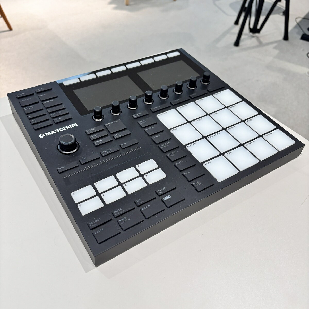 【中古】Native Instruments MASCHINE MK3
