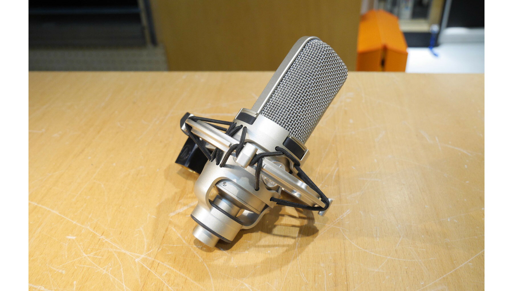 yÁzaudio-technica AT4047/SV