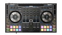 創造する自由。革新のためのツール。 Reloop Mixon 8 Proは、要求の厳しいプロフェッショナルのために、バランスの取れた完璧な機能を提供するパワフルなハイブリッドDJコントローラーです。柔軟な接続オプションと、業界をリードする2つのソフトウェア・ソリューションとの互換性を持っています。 強化されたリアルタイム・ディスプレイ付きジョグ・ホイール Mixon 8 Proの強化されたジョグホイールデザインは、タッチセンシティブなガンメタルプラッターとハイプロファイルリムにより、音楽を正確にコントロールすることができます。また、新たに搭載された鮮やかなオン・ジョグ・ディスプレイにより、バーチャル・ニードル・イルミネーション、プレイヘッド・ポジション・インジケーター、トラックの残り時間や経過時間などのトラック情報をリアルタイムで確認することができます。 インスタント・エフェクト用の4つのFXパドル 業界初として、Mixon 8 Proは4つの頑丈なオンボードFXパドルを搭載しており、あらゆるエフェクトを瞬時に触感でコントロールできます。また、各チャンネルには3バンドEQと専用のサウンド・カラー・フィルターが搭載されており、音楽をさらにシェイプアップします（LPF/HPF）。 スタンドアローン・ミキサー内蔵 入力と出力に独立したレベルメーターを備えたパワフルなスタンドアローン・ミキサーを内蔵しており、ターンテーブルやメディア・プレーヤーに柔軟に接続できるため、デジタルとアナログのソースを同時にミックスすることができます（2 x Phono / 4 x Line）。さらに、専用のトークオーバー機能を備えたデュアル・マイク入力（XLR/ジャック）をミキサー・チャンネルにルーティングし、オンボード・コントロールでライブ・ボーカルのイコライジングを完璧に行うこともできます。 2系統のUSBオーディオインターフェース Mixon 8 ProのデュアルUSBオーディオインターフェースは、2台のラップトップやiPadを簡単に接続でき（USB-B x 1、USB-C/USB-Bスイッチ x 1）、DJ間のシームレスな交代を実現します。また、業界初として、Mixon 8 Proは新世代のApple iPadとMacBookに対応する、24ビット / 低レーテンシーのオーディオ品質を備えたUSB-C端子を搭載しています（パワーデリバリーサポートを含む）。 XXLパフォーマンス・モード・セクション Mixon 8 Proのパフォーマンス・エリアでは、ミキシングを最大化するために必要なすべてのツール（Hot Cue、Loop Roll、Saved Loop、Sampler、Pitch Play 2、Saved Flip 3、Slicer、Scratch Bank、Looper Mode、Neural Mix™ Mode、Touch FX）4を含む8つの色分けされたパフォーマンス・モードに快適にアクセスできます。16個のラージ・ドラム・パッド（30 x 30 mm）は、パフォーマンス・モードの選択に合わせて鮮やかなマルチカラーのバックライトLEDを搭載し、ベロシティ・センシティブ・テクノロジーにより、叩く強さに応じて表現力を変化させることができます。 Serato DJ Proとdjay Pro AIとの互換性 Reloop Mixon 8 Proは、可能な限りスムーズな接続とソフトウェア統合を実現するために、ゼロから開発されました。プラグ＆プレイ・テクノロジーにより、Serato DJ ProまたはAlgoriddim djay Pro AIを選択し、最大4台のデッキで同時にDJプレイが可能です。このマルチプラットフォーム対応により、PC、macOS、iPadOS、iOSの異なるソフトウェア、デバイス、プラットフォームでシームレスにミックスできる柔軟性が得られます。業界をリードするこのソフトウェアには、スクラッチ・ツールに即座にアクセスできるSerato用のScratch Bankサポートや、ボーカル、ドラム、楽器をリアルタイムで分離するdjay Pro AI用のNeural Mix™ AIテクノロジーなど、独自のパフォーマンス・モードが含まれています。 Serato DJ Pro：Mixon 8 ProはSerato DJ Proのハードウェア認証に対応していますので、接続するだけで、すぐにSerato DJ Proのすべての機能を利用可能です。 djay Pro AI：Mixon 8 Proを接続することでNeural Mix™機能がアンロックされ、すぐにNeural Mix™機能を利用可能です。 Neural Mix™ Reloop Mixon 8 ProにはEQモードだけでなく、パッド用の広範なNeural Mix™コントロールが搭載されています。コントローラーの簡単なスイッチ操作で、ユーザーはEQノブやFXユニットを即座にNeural Mix™専用コントロールに切り替えることができ、ドラム、楽器、ボーカルをリアルタイムで分離させることができるため、AlgoriddimのAI技術をフルに活用することができます。 DVSと音楽ストリーミングに対応 好評を博したMixon 4の後継機として、新しいMixon 8 ProはDVS（Digital Vinyl System）にも対応し、ターンテーブルを統合し、デジタル・ヴァイナルを介して音楽をハンズオンで完全にコントロールできるように再設計されました 5。Tidal 1、Soundcloud 1、Beatport Link 1、Beatsource Link 1などの人気ストリーミング・サービスの統合により、どちらのソフトウェア・ソリューションも3,000万曲以上のトラックをリアルタイムでストリーミングおよびミックスすることができます。 プロ仕様のハードウェア・レイアウトとコントロール ウルトラグライドの高解像度フェーダー（100 mm）を備えた直感的なクラブ・レディ・レイアウトにより、正確なテンポ調整によるスムーズなブレンドが可能です。高速でシャープなカットのために完全に最適化されたクロスフェーダーに加え、新しい高度なループ・セクションには、シフト・レイヤーと現在のループの長さを表示するLEDバーが搭載されており、専用のコントロール・ボタンで簡単にループの長さを半分にしたり、倍にしたりすることができます。スリップ・モードを有効にすると、音楽の流れを中断することなく、再生中のトラックをループやスクラッチで操作でき、ライブ・リミックスの可能性が無限に広がります。さらに、ミックス中の情報を常に把握できるよう、各デッキにはタイム・モード・ボタンが装備されており、経過時間と残り時間を簡単に切り替えることができます。 iPadドッキングステーション内蔵のプレミアムかつ堅牢な品質 Mixon 8 Proは、洗練された仕上げのメタルパネルを採用した頑丈な作りと、人間工学に基づいたワークフローのために再設計されたレイアウトを兼ね備えています。新たに採用したメタリックタッチのトランスポート・ボタンは、触感と反応性が向上しています。djay Pro AIのユーザーは、本体上部の専用ドッキング・スロットにiPhoneやiPad Pro（最大12.9インチ）を収納することもできます。 1 インターネット接続とTidal PremiumまたはHiFiのサブスクリプション、Soundcloud Go+のサブスクリプションが必要。Beatport LinkとBeatsource Linkは、3つのサブスクリプションのいずれにも対応しています。 2 Serato Pitch ‘n Time DJ拡張パックが必要 3 Serato Flip拡張パックが必要 4 一部のパフォーマンス・モードは、Serato DJ ProまたはAlgoriddim djay PRO AI専用 5 Serato DVS拡張パックが必要 接続例 製品仕様ライン入力時0dBVマスターアウト（バランス）定格（volume@2o’clock）：4dBuMax.（THD>0.01%）：14dBuTHD：SNR：マスターアウト（アンバランス）定格（volume@2o’clock）：6dBuMax.（THD>0.01%）：16dBuTHD：SNR：ブース出力定格（volume@2o’clock）：4dBuMax.（THD>0.01%）：14dBuTHD：SNR：入出力XLRマスター出力、6.3mmジャックブース出力（TRS）、RCAマスター出力、2 x RCA入力（フォノ/ライン）、2 x RCA入力（ライン）、1 x コンボマイク入力（XLR/TRSジャック）、1 x マイク入力6.3mmジャック（TRS）、1 x USB-B、1 x USB-C/USB-B、2 x ヘッドホン（6.3mm/3.5mmジャック）サイズ（本体）657 x 68 x 391 mmサイズ（ドッキングステーション）320 x 9 mm質量5.7 kg最小システム要件DJソフトウェアのシステム要件については、メーカーの仕様をご参照ください。同梱品コントローラー、マニュアル、USBケーブル（USB-A to USB-B）、電源（12V/3A）Serato DJ Pro/Algoriddim djay用4チャンネル・プロフェッショナル・DJコントローラー