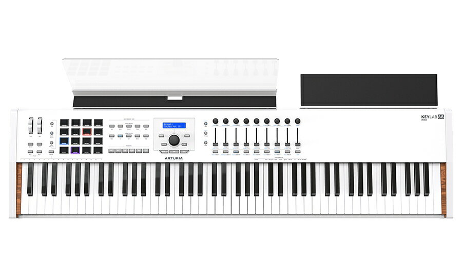 【製品概要】 ・Analog Lab(7,000 種類以上のシンセ/キーボード・サウンドが入ったソフトウェア・インストゥルメント) ・Piano V ・Wurli V ・Vox Continental V ・Ableton Live Lite ・Fatar 社製の TP/100LR 鍵盤(ベロシティ、アフタータッチ対応) ・RGB バックライト付きパッド×16 ・フェーダー×9、ロータリー・ノブ×9(バンク・スイッチ付き) ・CV/Gate アウト×4(ピッチ、ゲート、モジュレーション) ・主要な DAW すべてに対応したコントロール・マッピング・プリセットを内蔵(各 DAW に対応した磁石式オーバーレイ付属) ・幅広い接続性(エクスプレッション、サステインの各ペダル、CV/Gate、MIDI、USB、3 系統の AUX ペダル端子 製品仕様サイズ1,293 (W) x 322 (D) x 112 (H) mm 重量14.7Kg パッケージ・サイズ1,455(W)×490(D)×187(H)mm 付属品ラップトップ・プレート、ミュージック・スタンド ※木製スタンド(Retro Regs)は別売となります。豊富なソフト音源がバンドルされた 88 鍵ハンマーアクションの MIDI キーボード