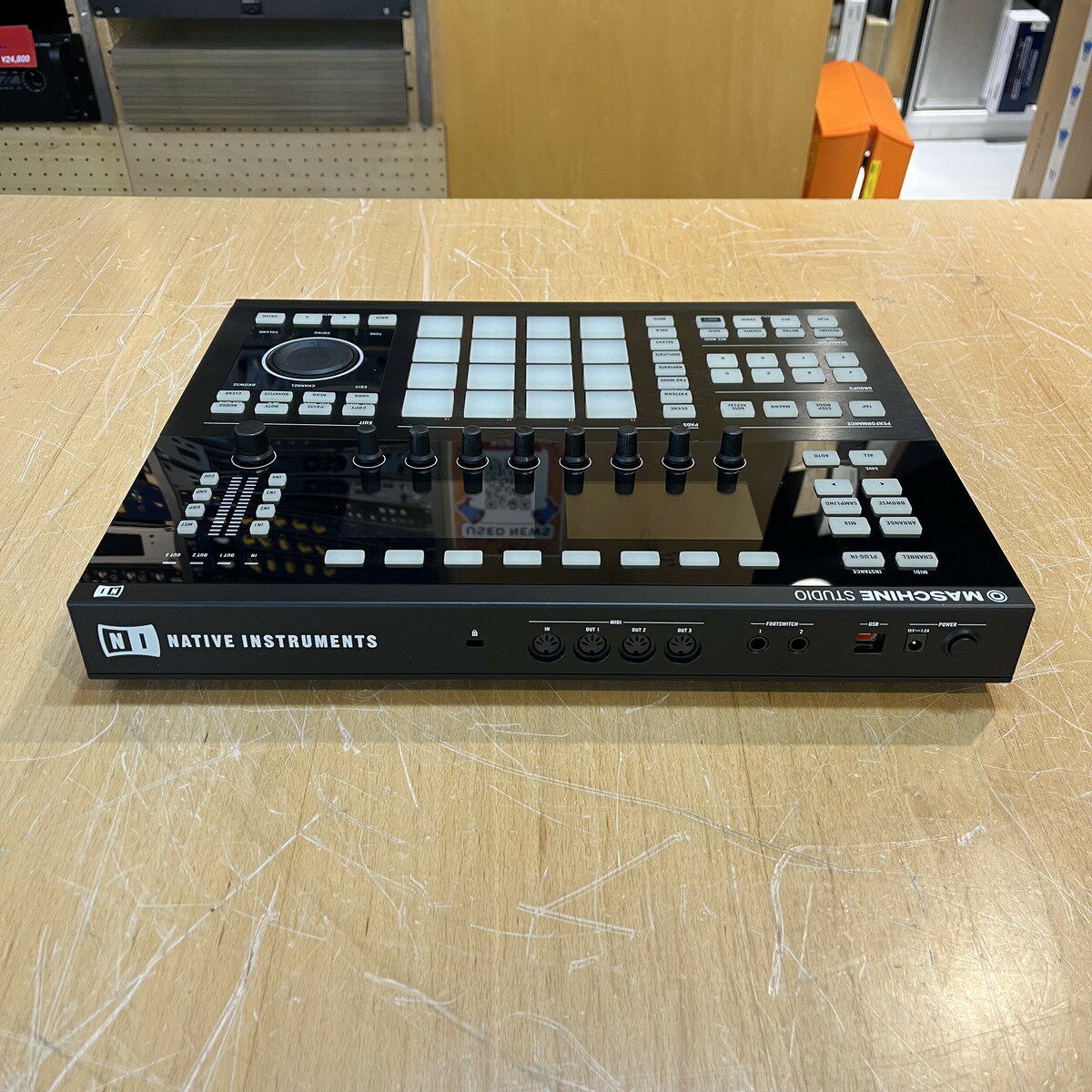����š�Native Instruments MASCHINE STUDIO (black)