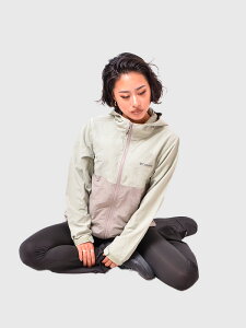 春登山におすすめのレディースコーデ！山登り用おしゃれな服装は？