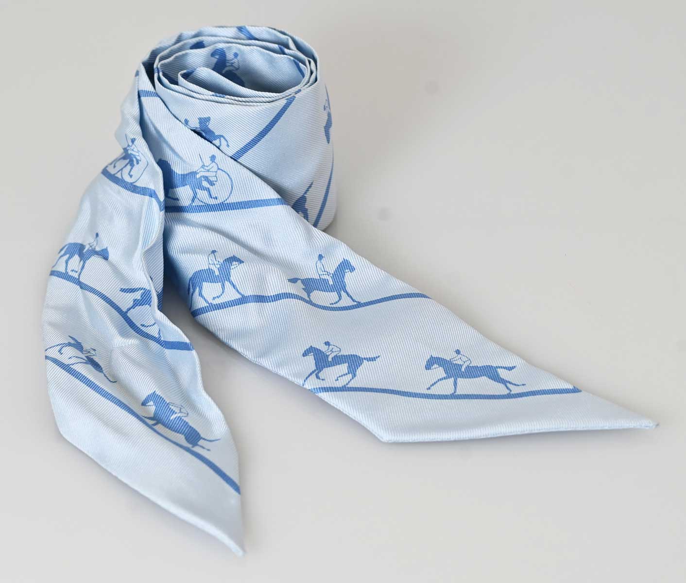 (7485) 【エルメス】　エルメス　HERMES ツイリー　シルクスカーフ　レ・アリュール　乗馬柄　レディース　［小物］　【中古】のサムネイル