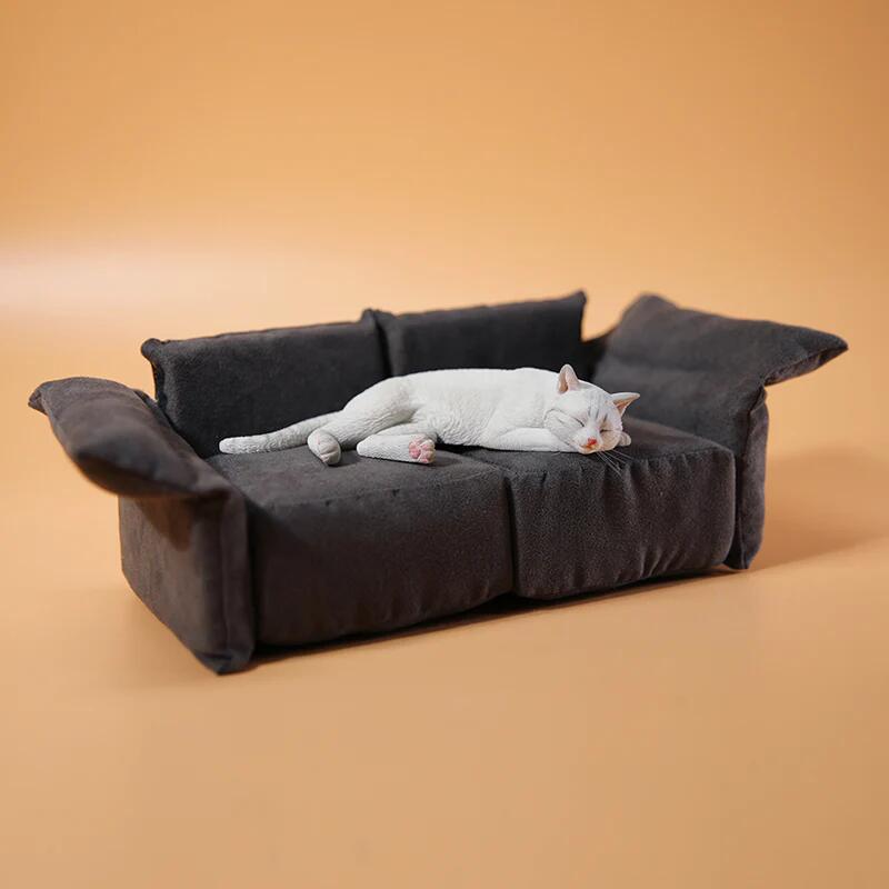 Rakuten - 1/6 サイズ ソファーの上で眠る白猫 リアルフィギュア 猫動物置物 動物彫像 ネコ好きプレゼント輸入品JXK-142B