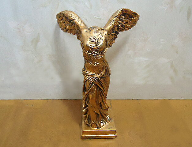 セール！即納！サモトラケのニケ像 ギリシャの勝利の女神 ゴールド色塗装仕上げ 高さ 約23cm/ 受験 資格試験 お祝い 贈り物(輸入品