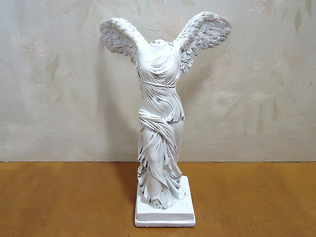 セール！サモトラケのニケ像 ギリシャの勝利の女神 ホワイト色塗装仕上げ 高さ 約24cm/ 受験 資格試験 贈物(輸入品）