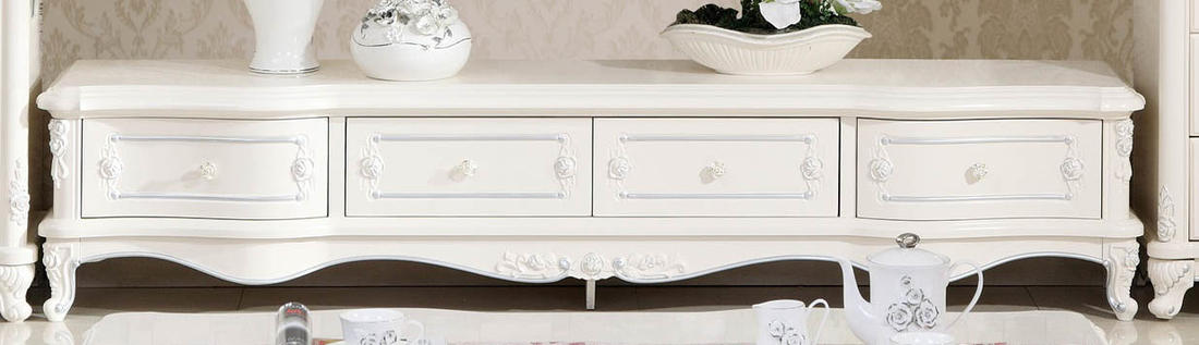 ロココ調木製TVボード TVボード：長さ2200×奥行450×480mm 天然木・一部MDF・一部樹脂など 日本国内において、ローマンディールのみの限定販売商品となっております。 ローマンディール独自の購入ルートを確立しており、メーカーに出...