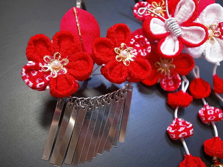 七五三 髪飾り 三歳 七歳 2個 セット パッチン留め かんざし 簪 つまみ細工 ちりめん 縮緬 びらびら お正月 お雛祭り 十三参り 浴衣 女児 女の子 卒園 花 舞妓 花魁 赤 白 W319 a991　WSi