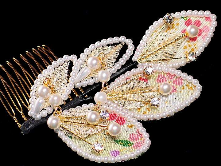 髪飾り コーム かんざし 簪 振袖 成人式 ちりめん 和柄 キラキラ 揺れる 髪留め パール 金 白 日本製 着物 和装 洋装 袴 訪問着 結婚式 パーティ フォーマル 17412 t895　Si