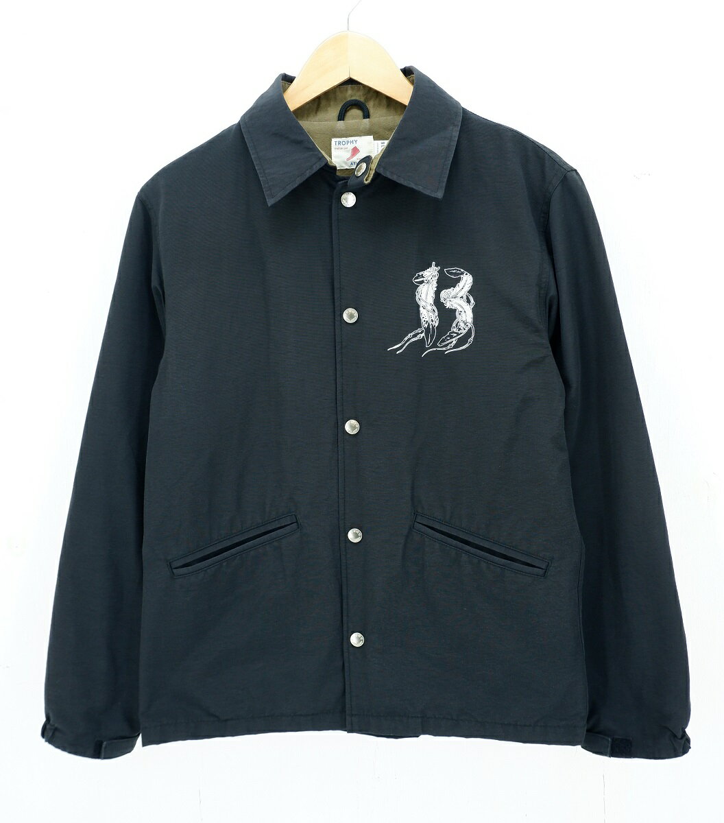 yXɒlzTROPHY CLOTHING MAGICAL CHIEF WARM UP JACKET sizeFM gtB[N[WO obNvg R[`WPbg u] AE^[ ubN TR19SP-504 Made in Japan