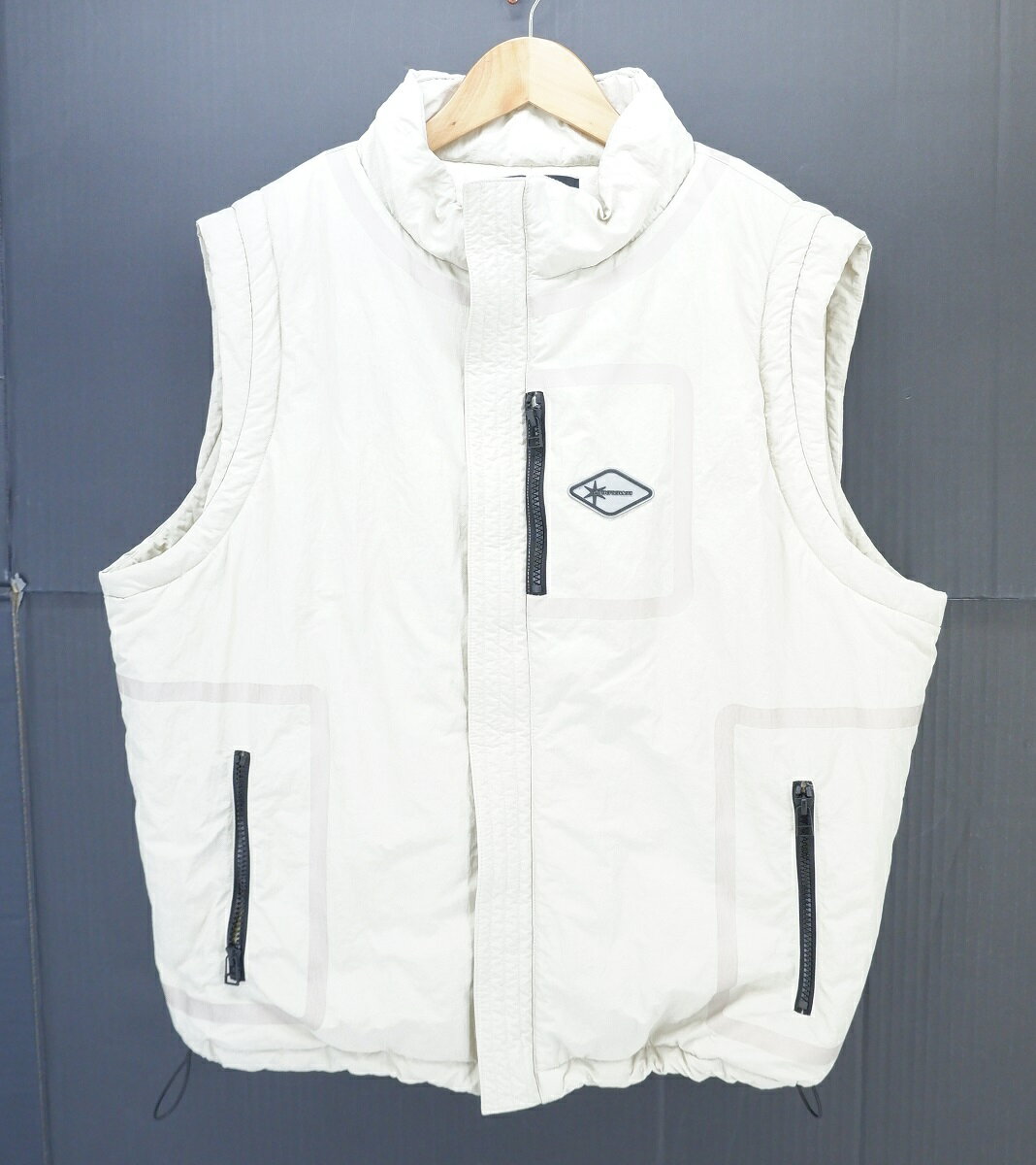 UNKNOWN LONDON PADDED TECH ZIP UP VEST size：XL アンノウン ロンドン パデッド テック ジップアップ ベスト ジャケット アウター ライトグレー