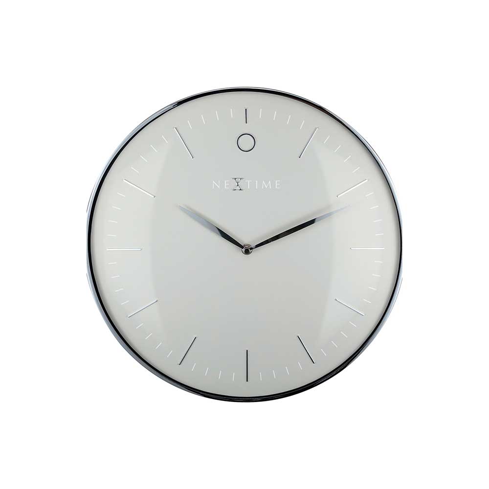 オランダ生まれの時計ブランド『NexTime（ネクスタイム）』の壁掛け時計です。 すっきりとした印象の文字盤に、必要最低限のみ残したストライプのインデックスがシックかつグラマラスに表現された美しい時計です。どこか北欧を彷彿とさせるデザインで、その洗練されたデザインはどのお部屋にもマッチングします。