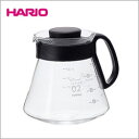 HARIO (ハリオ) V60レンジサーバー600ブラック XVD-60B 2 〜 5 杯用 フタをしたまま電子レンジ可能なコーヒーサーバー♪ サーバーにフタをセットしたまま V60ドリッパーをのせられるため、 収納時にとても便利です。 出来上がりの目安として「120ml」「130ml」 の2種類の目盛りをプリント。2つの目盛りと 容量目安目盛りをガラスにプリントしました。 フタをしたまま電子レンジO.K.※V60シリーズ「02」サイズ対応のサーバーです ※熱湯OK ※電子レンジOK サイズ 幅137×奥行121×高128mm 実用容量 600ml　 満水容量 620ml　 重量 300g　 材質 ガラスボール：耐熱ガラス フタ・ハンドルバンド：ポリプロピレン ブランド HARIO(ハリオ) 原産国 日本 広告文責 株式会社ルーマニア/03-5876-8031