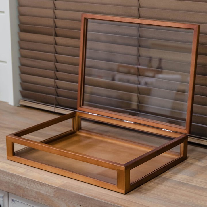 【P5倍】【クーポン】 コレクションケース アクセサリーケース ガラスケース 天然木 木製 フレーム 長方形 40×30 ブラウン ホワイト 小物 腕時計 ブレスレット 指輪 収納ボックス 箱 木製 パイン材 おしゃれ サカベ 北海道 離島 配送可 [2]