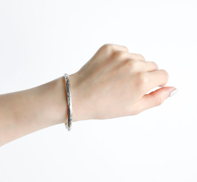 樂天商城 - indian jewelry インディアンジュエリー ナバホ シルバー925 トライアングルバングル