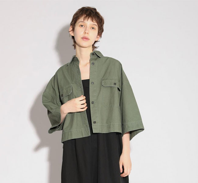 樂天商城 - SACRA サクラ 126208071 コットンホースクロス クロップドミリタリーシャツ COTTON HORSE CLOTH CROPPED SHIRT