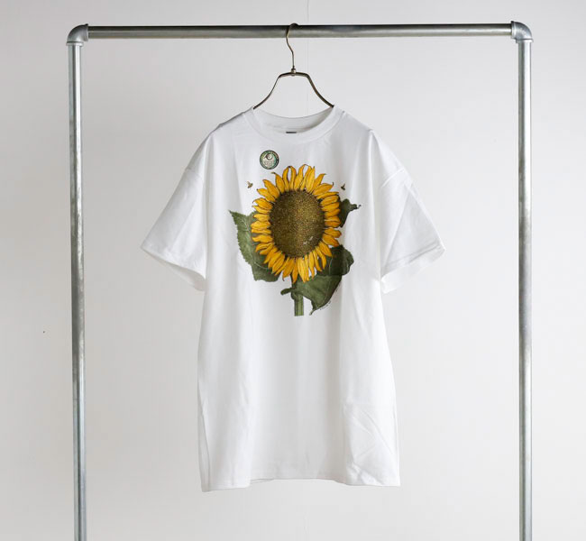 Rakuten - LIBERTY GRAPHICS 185 WHITE Sunflower and Bees リバティーグラフィックス アートシルクプリントTシャツ