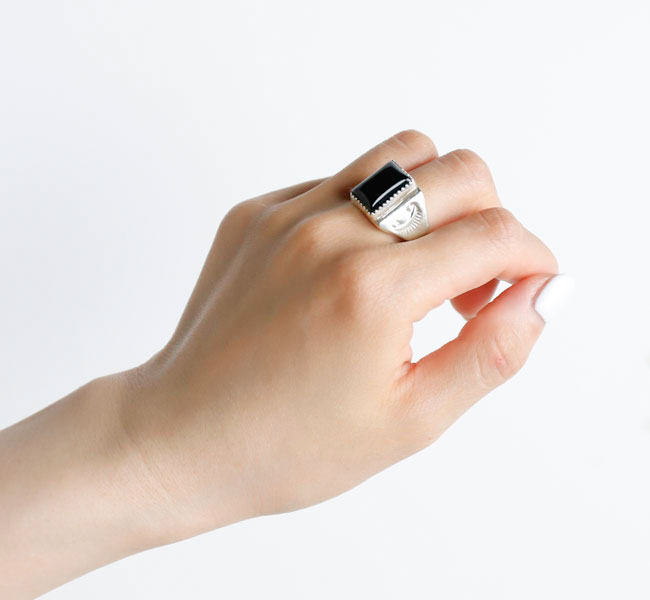 indian jewelry インディアンジュエリー ナバホ シルバー925 スクエア オニキスリング 指輪