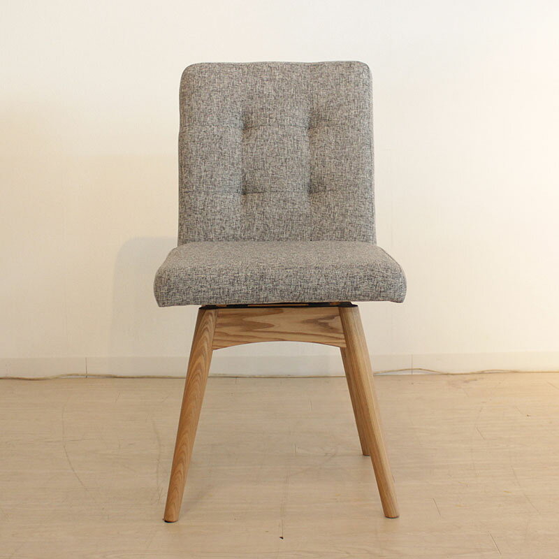 商品名| NOOCノック 回転式ダイニングチェア 【2脚セット】カラー| グレー色/3色あります。材 料| ポリエステル(布) 天然木脚サイズ| 幅45×奥行き56×高さ84cm 座面高:46cm北欧 カジュアル 組み立て商品 回転チェア 椅子 デスクチェア 店舗用にも