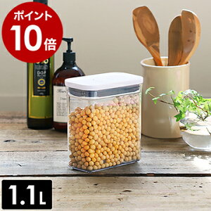 OXO ポップコンテナ2 密閉 コンテナ 乾物ストッカー おしゃれ 食品保存容器 ストック スタッキング キッチン収納 ドッグフード ストッカー 透明 角型 ワンプッシュ 小麦粉 お菓子【ポイント10倍】［ OXO / オクソー ポップコンテナ2 スリムレクタングル ショート ］