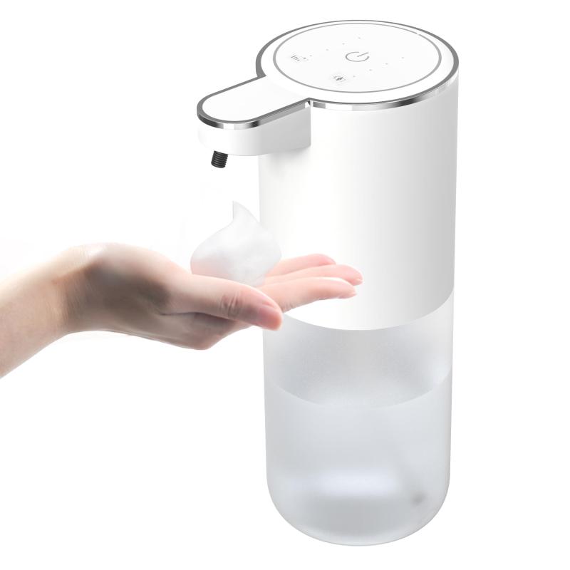 ソープディスペンサー ハンドソープ 自動 泡 吐出量4段階調 400ml 壁掛け ノータッチ オートディスペンサー IPX5防水 静かな音【感度良い自動ソープディスペンサー】先進的な赤外線センサ技術を採用し、手をかざすと赤外線センサーが感知して適量のソープが自動的に出てきます。操作簡単、使用便利。本体に手を触れない非接触式。衛生的で、ウイルスや風邪の流行時期や食中毒の季節にもしっかり除菌できます。ふわふわとした泡が自動的に作れるオートソープディスペンサーは、手洗いの品質を向上し、ご家族の健康を手洗いを通じて守ます。【四段階調節＆IPX5防水】四段階調節の設定があり、このオートソープディスペンサーは、スイッチを入れてタッチボタンに軽く触れ、0.4秒/0.8秒/1.5秒/2.0秒の吐出量モードを簡単に調節できます。ソープの量が少なすぎるか、あるいは多すぎることを避けることができます。IPX5の防水仕様になっており、洗面所やお風呂場などに濡れでも心配なし、安心して使えます。【1500mahバッテリー内蔵・TYPE-C充電】大容量バッテリーを備えたディスペンサーは省エネで一度の充電で最大5ヶ月間使用できるため、Type-C充電設計により、頻繁な充電が不要です。【400ml透明タンク＆詰め替えやすい】このハンドソープマシンはたっぷりの400mlタンクを搭載しているため、頻繁な追加の必要性を減らし，全透明ボトルでソープの残量がひと目で分かるので、補充のタイミングを見逃しません。投入口も広めなのでソープを詰め替えやすい。【壁掛け＆放置く】見た目がシンプルで部屋の感じを邪魔しないデザインがとてもよいし、キッチンや洗面所や玄関など、どんな場所にも馴染みます。本体形状が円型で、壁掛けに最適です。IPX5防水性能があるため、お風呂場でも安心して使えます。（壁掛けフック2個が付属しており）【様々な洗剤対応&amp;個性的なシール】ソープや食器用洗剤や消毒用洗剤など様々な洗剤対応できます。4種類のシールが付属して、使用シーンに合わせて適切なシールを貼ることはできます。泡タイプのは、直接ディスペンサーに入れて使用します。液体の場合は、4〜6倍に希釈した後にご使用いただけます。お子様から大人まで、家族全員が快適に利用できる便利なソープ ディスペンサーです。