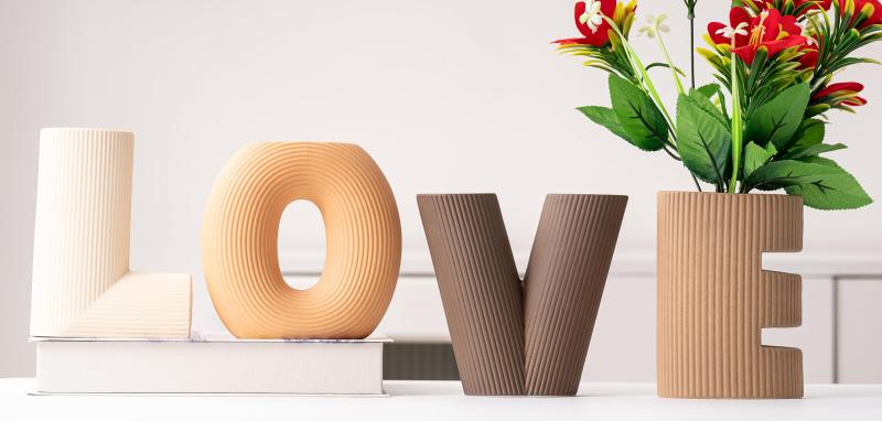 LOVE 陶器 花瓶 4点セット ハート型 ペア カップル ギフト プレゼント 結婚記念日 プロポーズ バレンタイン ホワイトデー おしゃれ 北欧 モダン 花器 一輪挿し インテリア リビング 造花 水栽