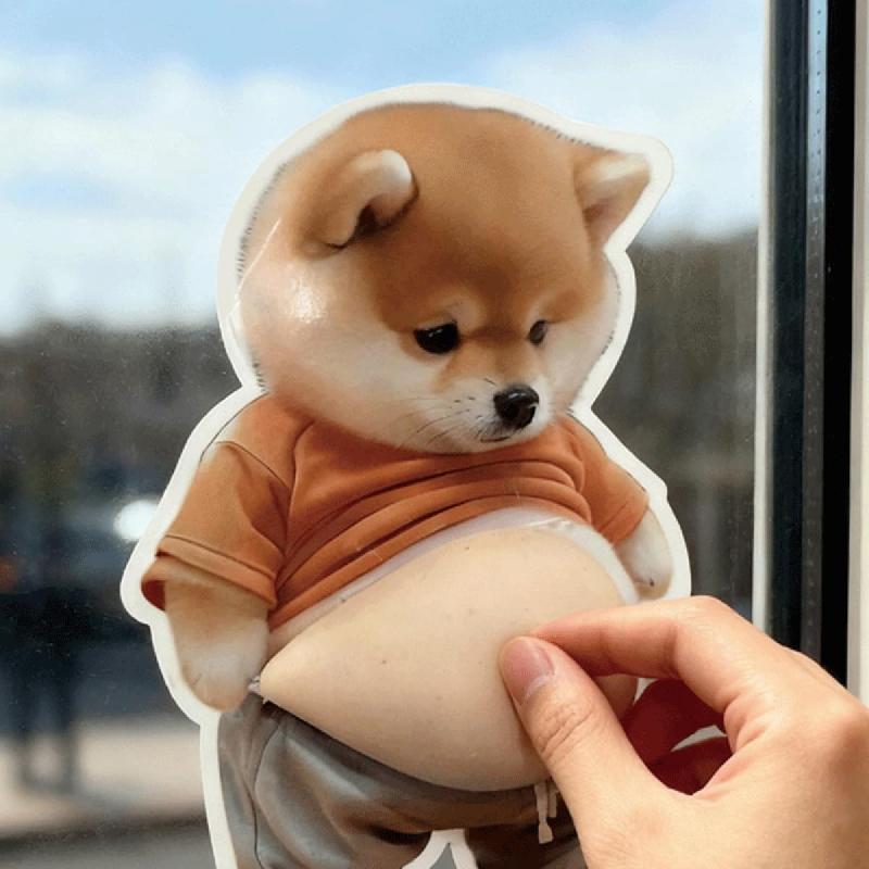犬 お腹 シール 3D ぷにぷに【2026新型】柔らかい もっちり スクイーズ ステッカー かわいい デブ犬 癒し グッズ 手帳 デコ スマホ 車内 装飾用 (灰服の柴犬2個) root-house-10203711 RoothouseStore サンプル画像3