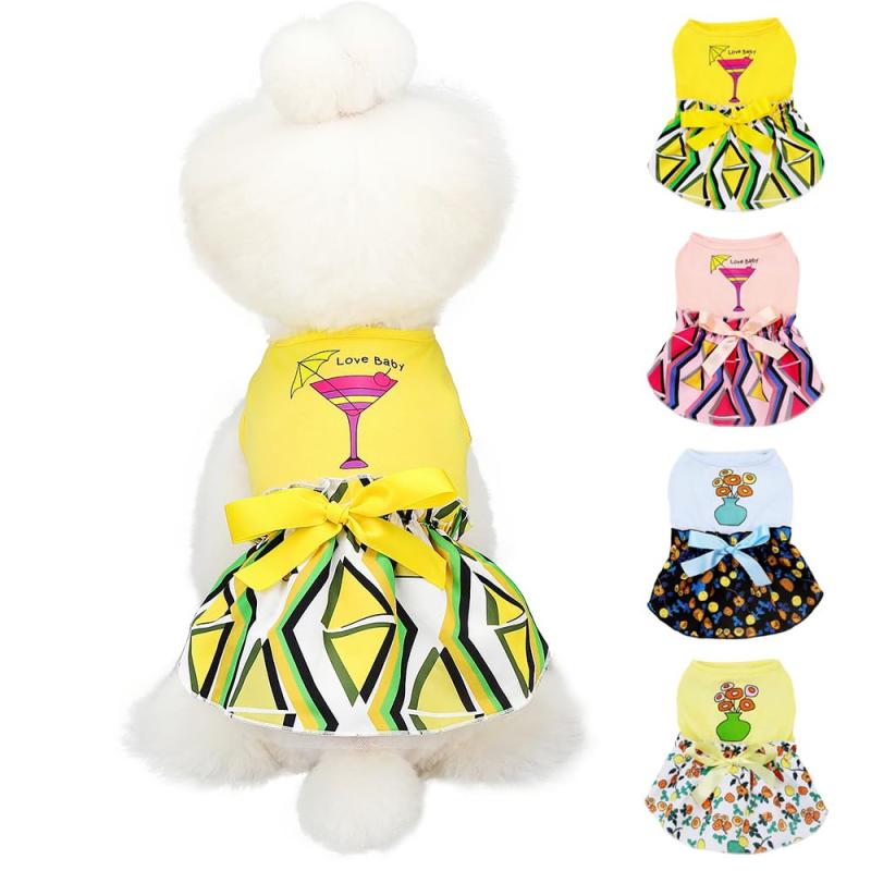KOOGALペット犬服ワンピース犬スカート猫服スーツリボンノースリーブ春夏秋犬服プリンセスリボンドレススカート中小型犬猫Tシャツ柔らかストレッチ生地犬服(黄色い杯, S)デザイン: レース付きノースリーブワンピースで、愛犬や愛猫をプリンセスのように可愛く演出します季節対応: 春夏秋の3シーズン着用可能な軽量な生地を使用し、ペットの快適さを考慮した設計ですサイズ展開: 小型犬から中型犬、猫まで幅広く対応できるように複数のサイズをご用意しています着脱便利: マジックテープ式で簡単に着脱できる設計で、ペットへのストレスを軽減します素材特徴: 通気性の良い生地を使用し、動きやすさと快適さを両立したスカートデザインです