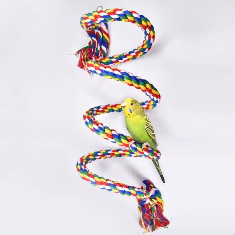 MUYYIKA インコ 鳥用 ロープパーチ 布製止まり木 大中小型 オウム 遊びおもちゃ 鈴付き ブランコ ロープ 丈夫 自由に形を変えれる ストレス解消【ユニークなデザイン】最大のメリットを得るには、場所や形を定期的に変更し、鳥の周囲をすばやく簡単に更新する方法を提供します。ケーブルの長さに応じて、ループ、曲線、およびその他の興味深い形状を作成できます。【素材】ナチュラルコットンロープは、柔らかくて丈夫なマルチカラーのコットンと、しなやかな金属を包み込む握りやすいロープで、しっかりとした足場を実現し、曲げて無制限の位置を作ることができます。【設置】バードロープパーチは、あらゆるサイズのケージにフィットする使いやすいコネクタで、愛らしい鳥の足を落ち着かせ、運動させるさまざまなタイプのパーチを作成できます。【用途】ペットの鳥が登ったり降りたりするのに良い運動をし、鳥の協調とバランスのスキルを伸ばすのを助け、美しく豊かな色はオウムを楽しくし、動きを楽しむでしょう。【対象】オウム、インコ、オカメインコ、ラブバード、コンゴウインコなど、すべての中小鳥に最適です。