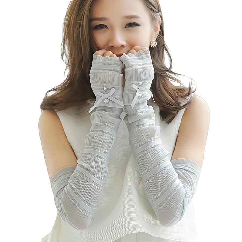 Rakuten - [Suggee] レディース アームカバー UVカット アイスシルク 接触冷感 夏 ひんやり 吸汗速乾 通気性拔群 伸縮性 脱着簡単 紫外線対策 快適 日焼け止め 手袋 おしゃれ 腕カバー 可愛い (C-グレー)