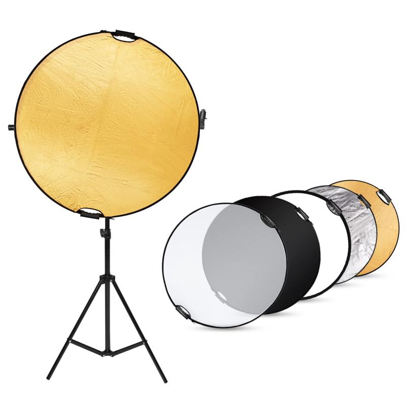 Selens 撮影用 5-IN-1丸レフ板80cm+リフレクターホルダー+2Mライトスタンド 撮影スタジオキット レフ板スタンド 伸縮可能ブームアーム【レフ板素材】高品質な素材で作られハンドル、滑り止め、片手でコントロールできます。輸入の生地、波の紋、拡散反射し、屈折率が90％以上に達します。環境保護のデザイン、マルチの塗装で作られ、塗料の損耗が80％を減少、長持ちできます。【5 in 1】カラー: 金、銀、白、黒、半透明(1枚で5色対応). 5色のジャケットを置き換えて色を変えることができます。様々のライティング効果を演出することができます。サイズ：ご使用時：（約）直径80cm、ポーチ収納時：（約）直径26.6cm。【強化アルミ製】高品質のアルミニウム合金で仕上げり、軽量で、硬さを高めて衝撃に強くて、安定性もアップします。ライトスタンドも付きますので、三脚設計のため、より良い耐震性や安定性があります。【伸縮また回転可能】360°自由に回転できますのため、多角度の撮影ニーズも満足されています。リフレクターホルダーブームアームの長さは66cm/25.98inから180cm/70.87inで、ライトスタンドの高さは70cm/27.5inから200cm/78.7inまで調節可能のため、付属した80cmの丸レフ板と組み合わせって利用すると最適です。【携行便利】レフ板は収納ポーチも付属、お使わないときはコンパクトに収納できます。リフレクターホルダーやスタンドはアルミ製のため軽量で、折りたたみ可能式でコンパクト、持ち運びや収納の便利です。スタジオ、屋外撮影、パーティー、結婚式、イベントなどいろんなシーン活躍できます。