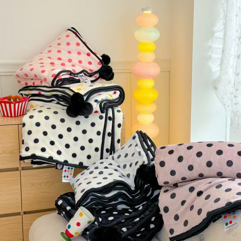 ブランケット ひざ掛け 毛布 ドット柄 シングル 多機能 タオルケット 掛け布団 膝掛け ストール 大判サイズ あったか シンプル リバーシブルフリース 冷房対策 フランネル マイクロファイバー 洗える 秋冬毛布 クッション かわいい 暖かい 寝具 軽量 高品質 快適使用