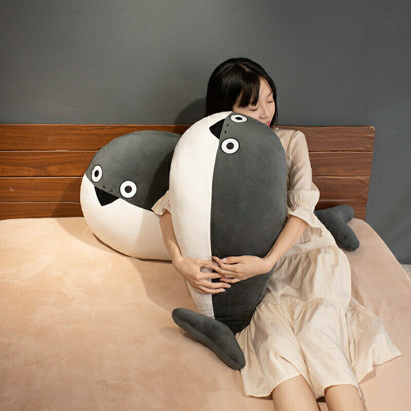 サカバンバスピス ぬいぐるみ 抱き枕 古代魚 面白い 添い寝枕 枕 昼寝まくら 寝かしつけ クッション キッズ 雑貨 お誕生日 女性 かわいい 子供 おもちゃ ふわふわ 特大 動物ぬいぐるみ 癒し 極上肌触り 柔らかい インテリア 彼女 ギフト 出産祝い 60/90/110CM