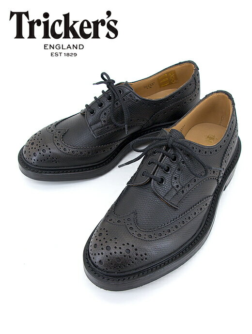 【smtb-kd】 【「Trickers/トリッカーズ」】 【「カントリーシューズ/フルブローグ/ウィングチップ/M5633/Bourton/ダイナイトソール」】 【「シューズカジュアルシューズ」】【「オールシーズン」】カントリーシューズ/フルブローグ/ウィングチップ/M5633/Bourton/ダイナイトソール Trickers/トリッカーズ tri361602 商品説明 英国の名門シューファクトリー「Trickers/トリッカーズ」より、ショートタイプのカントリーシューズ「M5633/Bourton」が入荷しました。 ブローグブーツと並びカントリーを代表するモデルのブローグシューズ「BOURTON」のダイナイトソールモデルです。高い耐久性からトランパー（ガシガシ歩くの意）シューズとも呼ばれます。ここ数シーズンはブーツに迫る勢いで人気急上昇中のモデルで、独特でユーモラスな雰囲気と完成されたデザインが他の靴とは決定的に異なり、愛着を持って履くことが出来ます。 堅牢でソール交換が何度でも可能なグッドイヤーウェルテッド製法で、固めのアッパーレザーは履き込むほどに足に馴染み、しっかりとお手入れをすれば長きに渡り貴方の相棒となってくれます。 ソールには丈夫なゴム製で悪天候でもしっかりとグリップし、耐久性も文句なしのダイナイトソールをチョイス。 底材の計算された絶妙な返りやレベルの高い製法で、分厚いソールでも問題なく歩行出来ます。スタイルを選ばずに合わす事ができ、多くのファンに愛され続けている名靴を是非お試しください。 ▼サイズ感 6サイズ：24.5-25.0cm 6.5サイズ：25.0−25.5cm 7サイズ：25.5-26.0cm 7.5サイズ：26.0‐26.5cm 8サイズ：26.5‐27.0cm ▼ブランド紹介 1829年に創業された老舗中の老舗シューズブランド「Trickers/トリッカーズ」。 現在も創立者の子孫が経営する「Trickers/トリッカーズ」は、吟味された素材と職人技を駆使した現存するノーサンプトン最古のグッドイヤーウェルテッド工場としても有名です。 ロンドンの直営店舗には、英国王室チャールズ皇太子御用達の紋章が掲げられ、その品質を証明されています。近年、もとはハンティングに使用されていたヘビーデューティー仕様のカントリーブーツやシューズが注目され、多くのファッションブランドとコラボレーションした商品は世界中で高く評価されています。 サイズ詳細 サイズ 6 6.5 7 7.5 8 商品情報 ブランド Trickers/トリッカーズ 品　名 カントリーシューズ/フルブローグ/ウィングチップ/M5633/Bourton/ダイナイトソール 品　番 tri361602 展開色 型押しブラック 素　材 BOXカーフ ダイナイトソール 生産国 England シーズン 【「カントリーシューズ/フルブローグ/ウィングチップ/M5633/Bourton/ダイナイトソール」】