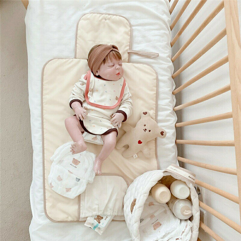 おむつ替えシート オムツ替えマット 折りたたみ 持ち運び 携帯用 赤ちゃん ベビー ...
