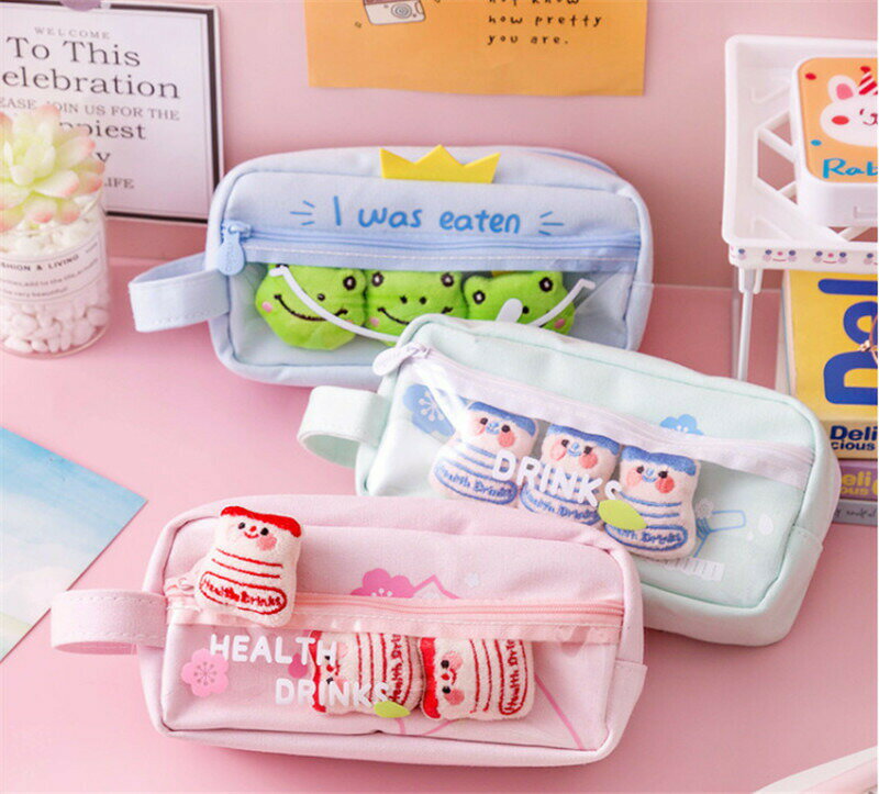 乐天商城 - ペンケース かわいい 個性的 筆箱 筆入れ ペン収納 大容量 コスメポーチ 小物入れ 小学生 中学生 高校生 収納ポーチ 軽量 文房具 韓国風 おしゃれ 入学祝い プレゼント 贈り物 ブローチ付き