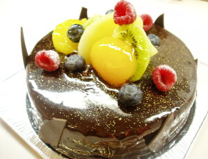 輝くショコラ＆フルーツ ショコラクレーム6号サイズ（バースデーケーキ）（お中元）（チョコレートケーキ）