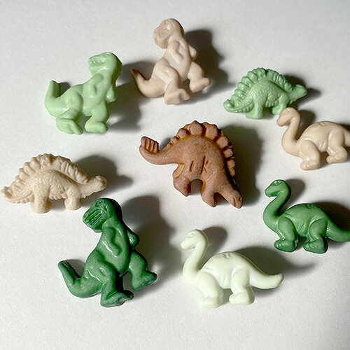 恐竜　ボタン 約9個セットButtons Galore Childhood CollectionDinosaurs(4081-BG)デコや飾りにおすすめです。ティラノサウルス / ステゴサウルス / ブラキオサウルス