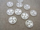 【1個売り】四葉 / クローバー モチーフ ボタン【カラー:白】11.5mm No.VE9553-11.5mm#011(White)-IR