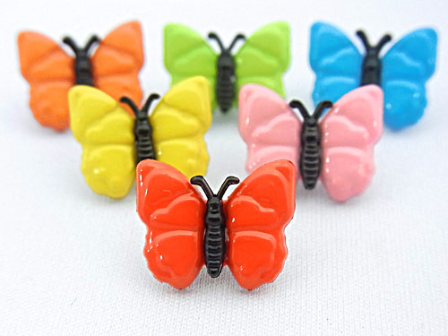 【-在庫限り-】【ヨーロッパ製ボタン】蝶々・バタフライ　モチーフ　つやつやボタン1個単位での販売で..